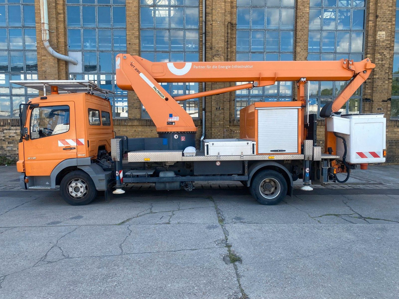 Mercedes-Benz ATEGO WUMAG ELEVANT WT230 23m TÜV - Podizna platforma montirana na kamion: slika Mercedes-Benz ATEGO WUMAG ELEVANT WT230 23m TÜV - Podizna platforma montirana na kamion Mercedes-Benz ATEGO WUMAG ELEVANT WT230 23m TÜV - Podizna platforma montirana na kamion: slika Mercedes-Benz ATEGO WUMAG ELEVANT WT230 23m TÜV - Podizna platforma montirana na kamion