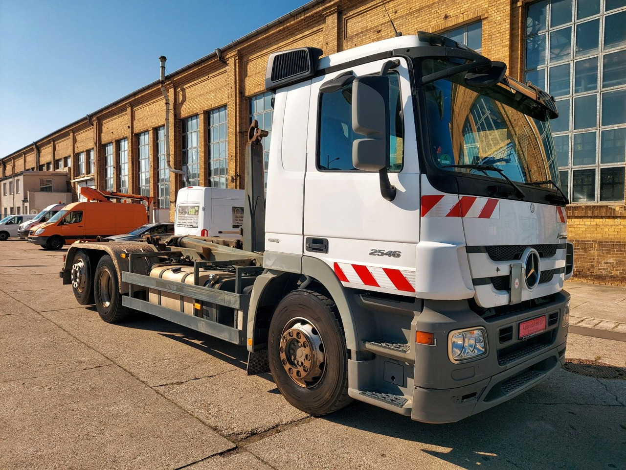 Mercedes-Benz Actros 6-Zyl. 2546 ABROLLKIPPER MEILER - Kamion s kukastom dizalicom: slika Mercedes-Benz Actros 6-Zyl. 2546 ABROLLKIPPER MEILER - Kamion s kukastom dizalicom Mercedes-Benz Actros 6-Zyl. 2546 ABROLLKIPPER MEILER - Kamion s kukastom dizalicom: slika Mercedes-Benz Actros 6-Zyl. 2546 ABROLLKIPPER MEILER - Kamion s kukastom dizalicom