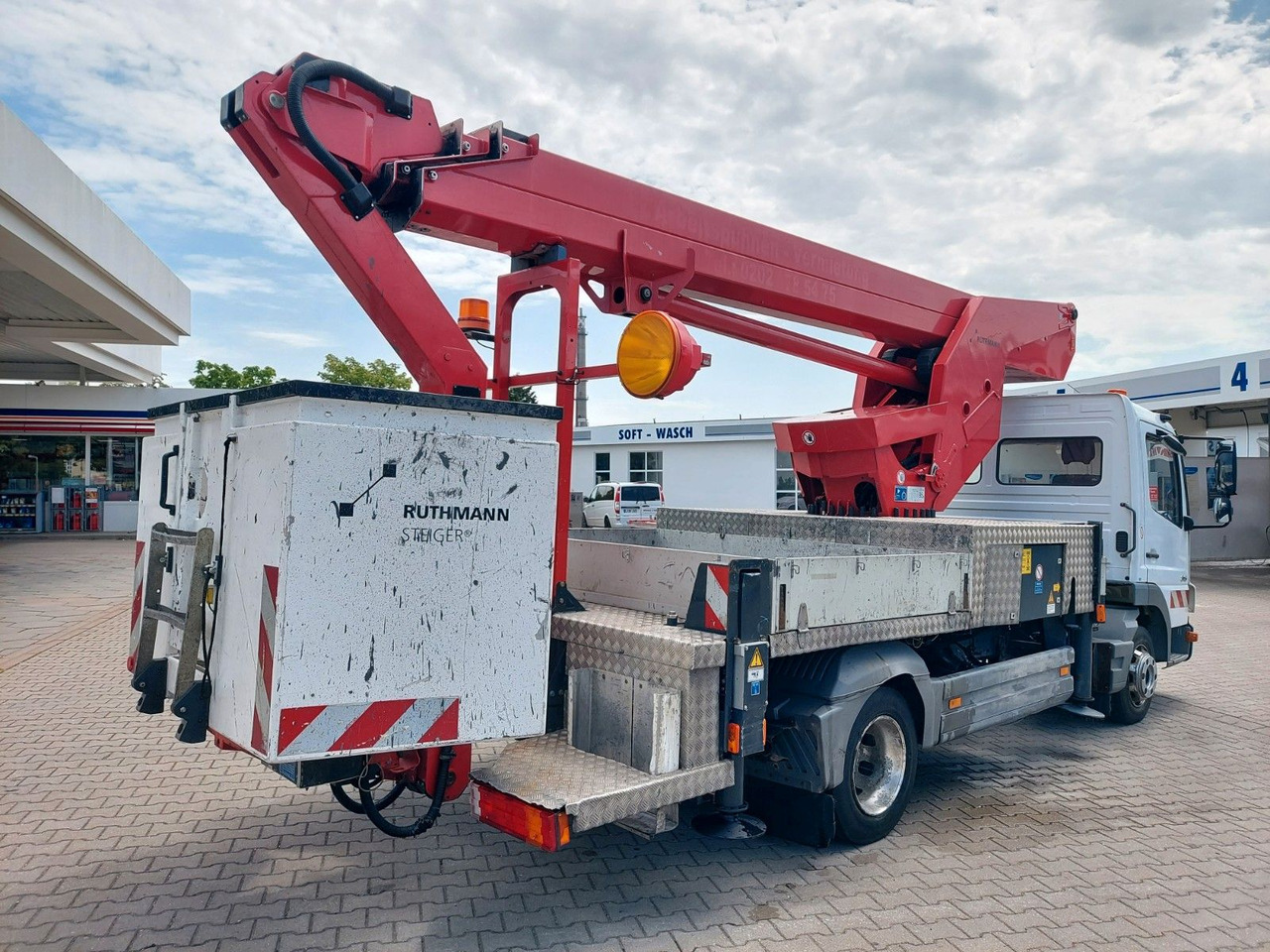 Podizna platforma montirana na kamion Mercedes-Benz Atego 2 4-Zyl. 4x2  RUTHMANN T270  27 METER: slika Podizna platforma montirana na kamion Mercedes-Benz Atego 2 4-Zyl. 4x2  RUTHMANN T270  27 METER