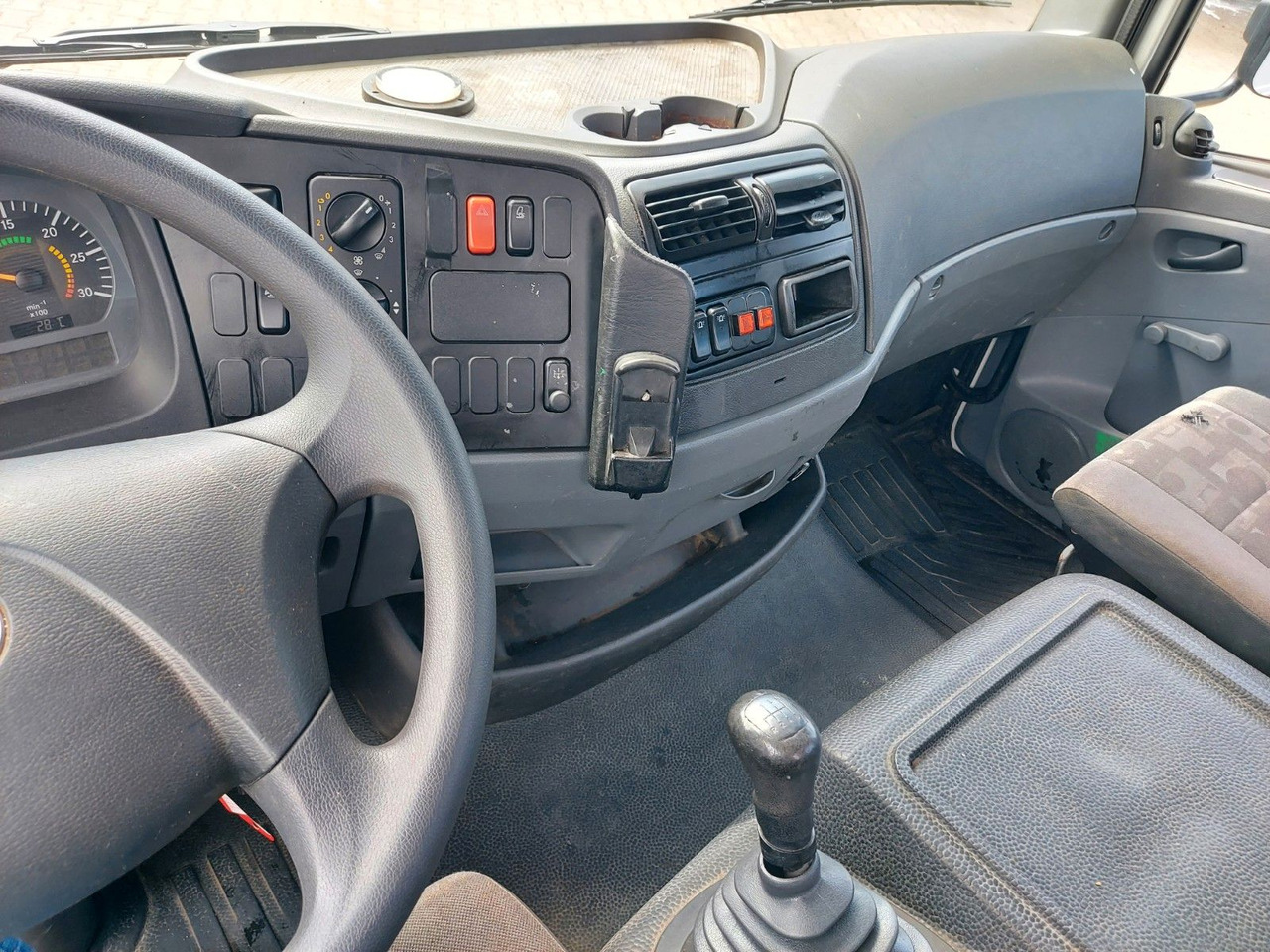 Podizna platforma montirana na kamion Mercedes-Benz Atego 2 4-Zyl. 4x2  RUTHMANN T270  27 METER: slika Podizna platforma montirana na kamion Mercedes-Benz Atego 2 4-Zyl. 4x2  RUTHMANN T270  27 METER
