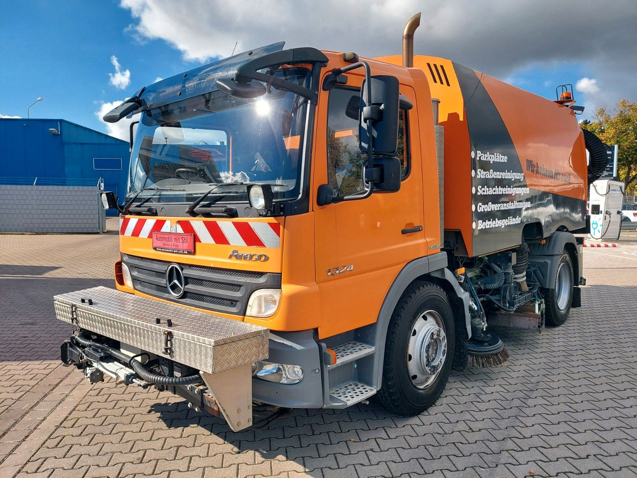 Mercedes-Benz Atego 2 6-Zyl. 4x2 1324 Schmidt SK 600 Klima - Cestovna čistilica: slika Mercedes-Benz Atego 2 6-Zyl. 4x2 1324 Schmidt SK 600 Klima - Cestovna čistilica Mercedes-Benz Atego 2 6-Zyl. 4x2 1324 Schmidt SK 600 Klima - Cestovna čistilica: slika Mercedes-Benz Atego 2 6-Zyl. 4x2 1324 Schmidt SK 600 Klima - Cestovna čistilica