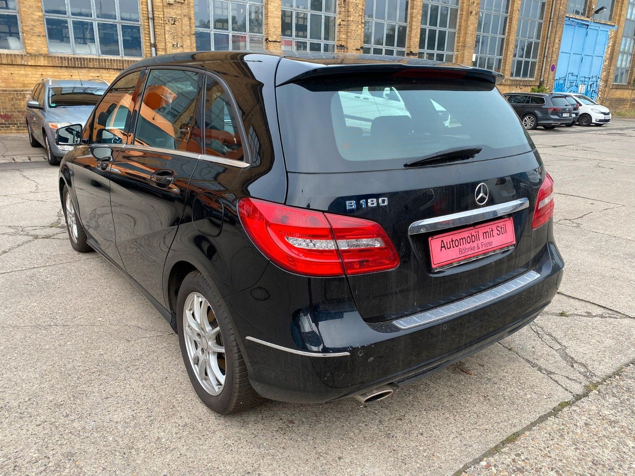 Mercedes-Benz B 180 B -Klasse B 180 Autom. Xenon Navi - Limuzina: slika  Mercedes-Benz B 180 B -Klasse B 180 Autom. Xenon Navi - Limuzina Mercedes-Benz B 180 B -Klasse B 180 Autom. Xenon Navi - Limuzina: slika  Mercedes-Benz B 180 B -Klasse B 180 Autom. Xenon Navi - Limuzina