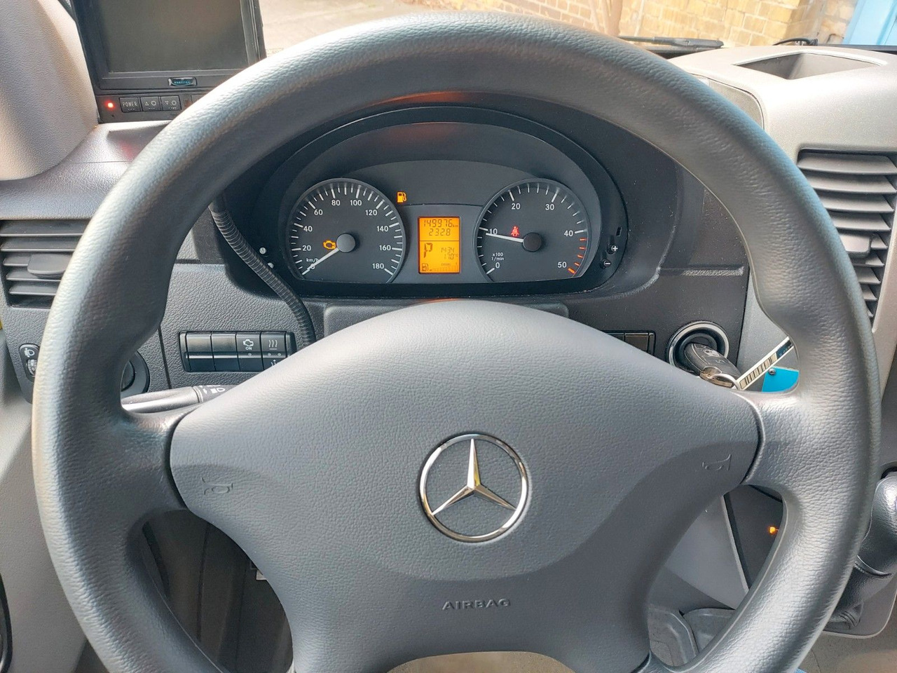 Novi Vozilo hitne pomoći Mercedes-Benz Sprinter II Pritsche 516 Autom. RTW Ambulance: slika Novi Vozilo hitne pomoći Mercedes-Benz Sprinter II Pritsche 516 Autom. RTW Ambulance