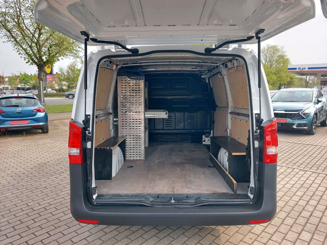 Mercedes-Benz Vito Kasten 110 FWD Lang Klima Kamera DAB PDC - Putnički kombi: slika Mercedes-Benz Vito Kasten 110 FWD Lang Klima Kamera DAB PDC - Putnički kombi Mercedes-Benz Vito Kasten 110 FWD Lang Klima Kamera DAB PDC - Putnički kombi: slika Mercedes-Benz Vito Kasten 110 FWD Lang Klima Kamera DAB PDC - Putnički kombi