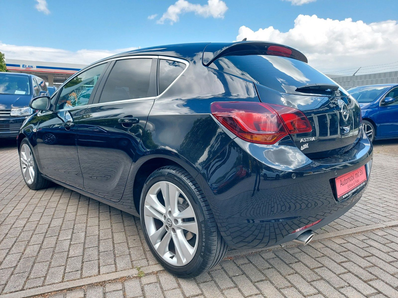 Opel Astra J Lim. 5-trg. Innovation Xenon Navi Sitzhe - Limuzina: slika Opel Astra J Lim. 5-trg. Innovation Xenon Navi Sitzhe - Limuzina Opel Astra J Lim. 5-trg. Innovation Xenon Navi Sitzhe - Limuzina: slika Opel Astra J Lim. 5-trg. Innovation Xenon Navi Sitzhe - Limuzina