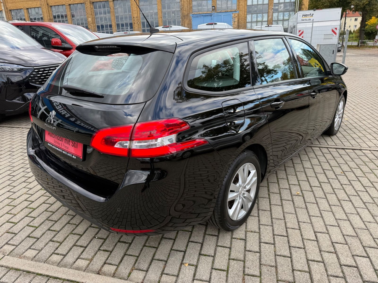 Peugeot 308 SW Active TEMPOMAT NAVI KLIMAA NAVI - Karavan: slika Peugeot 308 SW Active TEMPOMAT NAVI KLIMAA NAVI - Karavan Peugeot 308 SW Active TEMPOMAT NAVI KLIMAA NAVI - Karavan: slika Peugeot 308 SW Active TEMPOMAT NAVI KLIMAA NAVI - Karavan