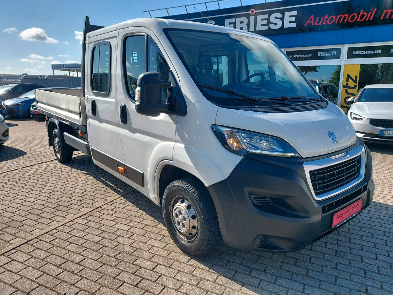 Peugeot Boxer Pritsche Doka. 335 L3 BlueHDi 130 Klima - Dostavno vozilo s ravnom platformom, Dostavno vozilo s dvostrukom kabinom: slika Peugeot Boxer Pritsche Doka. 335 L3 BlueHDi 130 Klima - Dostavno vozilo s ravnom platformom, Dostavno vozilo s dvostrukom kabinom Peugeot Boxer Pritsche Doka. 335 L3 BlueHDi 130 Klima - Dostavno vozilo s ravnom platformom, Dostavno vozilo s dvostrukom kabinom: slika Peugeot Boxer Pritsche Doka. 335 L3 BlueHDi 130 Klima - Dostavno vozilo s ravnom platformom, Dostavno vozilo s dvostrukom kabinom