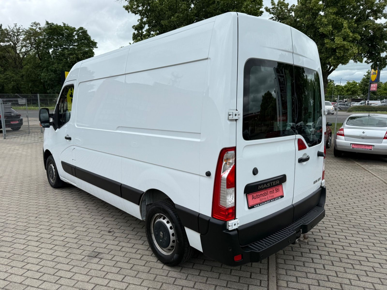 Renault Master III Kasten L2H2 HKa 3,5t Klima Spur Assis - Putnički kombi: slika Renault Master III Kasten L2H2 HKa 3,5t Klima Spur Assis - Putnički kombi Renault Master III Kasten L2H2 HKa 3,5t Klima Spur Assis - Putnički kombi: slika Renault Master III Kasten L2H2 HKa 3,5t Klima Spur Assis - Putnički kombi