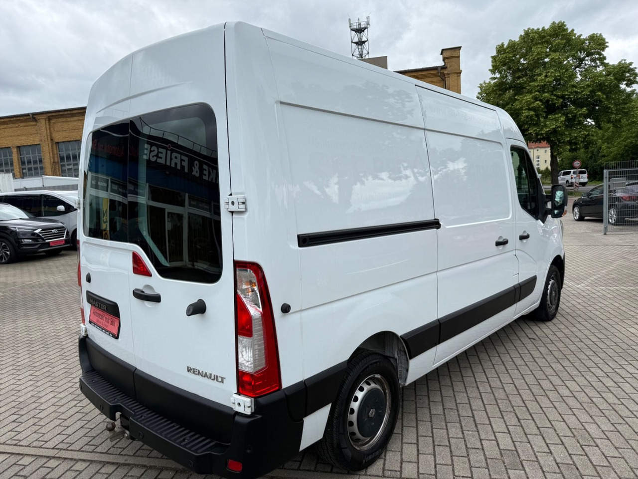 Renault Master III Kasten L2H2 HKa 3,5t Klima Spur Assis - Putnički kombi: slika Renault Master III Kasten L2H2 HKa 3,5t Klima Spur Assis - Putnički kombi Renault Master III Kasten L2H2 HKa 3,5t Klima Spur Assis - Putnički kombi: slika Renault Master III Kasten L2H2 HKa 3,5t Klima Spur Assis - Putnički kombi