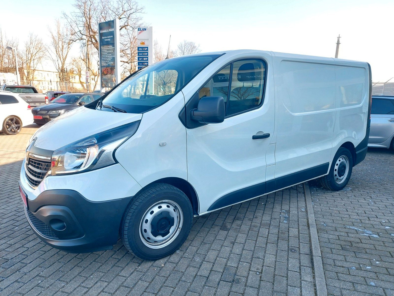 Renault Trafic Kasten L1H1 2,8t Komfort Klima Navi Tempo Renault Trafic Kasten L1H1 2,8t Komfort Klima Navi Tempo - Minibus, Putnički kombi: slika Renault Trafic Kasten L1H1 2,8t Komfort Klima Navi Tempo Renault Trafic Kasten L1H1 2,8t Komfort Klima Navi Tempo - Minibus, Putnički kombi Renault Trafic Kasten L1H1 2,8t Komfort Klima Navi Tempo Renault Trafic Kasten L1H1 2,8t Komfort Klima Navi Tempo - Minibus, Putnički kombi: slika Renault Trafic Kasten L1H1 2,8t Komfort Klima Navi Tempo Renault Trafic Kasten L1H1 2,8t Komfort Klima Navi Tempo - Minibus, Putnički kombi