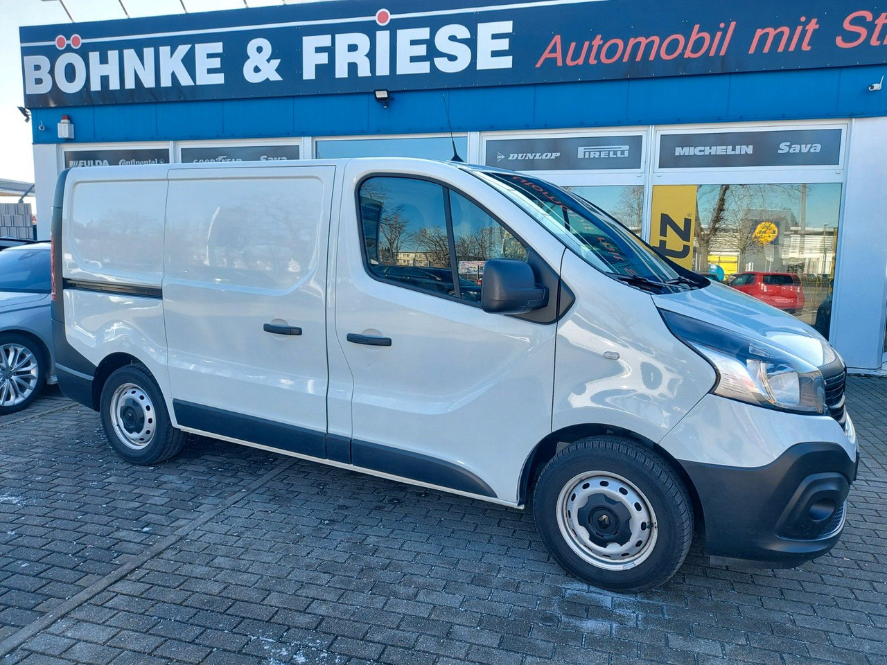 Renault Trafic Kasten L1H1 2,8t Komfort Klima Navi Tempo Renault Trafic Kasten L1H1 2,8t Komfort Klima Navi Tempo - Minibus, Putnički kombi: slika Renault Trafic Kasten L1H1 2,8t Komfort Klima Navi Tempo Renault Trafic Kasten L1H1 2,8t Komfort Klima Navi Tempo - Minibus, Putnički kombi Renault Trafic Kasten L1H1 2,8t Komfort Klima Navi Tempo Renault Trafic Kasten L1H1 2,8t Komfort Klima Navi Tempo - Minibus, Putnički kombi: slika Renault Trafic Kasten L1H1 2,8t Komfort Klima Navi Tempo Renault Trafic Kasten L1H1 2,8t Komfort Klima Navi Tempo - Minibus, Putnički kombi