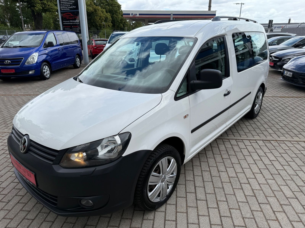 Putnički kombi Volkswagen Caddy Maxi  KastenKombi 5 SITZER KLIMAA SHZ AHK: slika Putnički kombi Volkswagen Caddy Maxi  KastenKombi 5 SITZER KLIMAA SHZ AHK