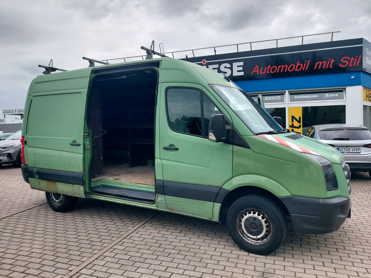 Volkswagen Crafter Kasten 35 L2H2 Hoch lang Standheiz - Putnički kombi: slika Volkswagen Crafter Kasten 35 L2H2 Hoch lang Standheiz - Putnički kombi Volkswagen Crafter Kasten 35 L2H2 Hoch lang Standheiz - Putnički kombi: slika Volkswagen Crafter Kasten 35 L2H2 Hoch lang Standheiz - Putnički kombi