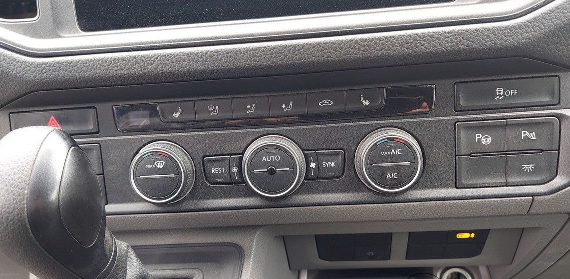 Putnički kombi Volkswagen Crafter Kasten 35 M Lang Hochdach DSG LED AHK: slika Putnički kombi Volkswagen Crafter Kasten 35 M Lang Hochdach DSG LED AHK Putnički kombi Volkswagen Crafter Kasten 35 M Lang Hochdach DSG LED AHK: slika Putnički kombi Volkswagen Crafter Kasten 35 M Lang Hochdach DSG LED AHK