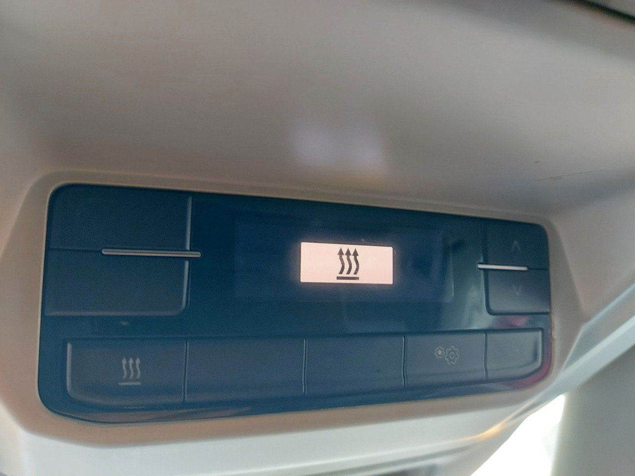 Volkswagen Crafter Kasten 35 lang Hochdach 4MOTION Maxi - Putnički kombi: slika Volkswagen Crafter Kasten 35 lang Hochdach 4MOTION Maxi - Putnički kombi Volkswagen Crafter Kasten 35 lang Hochdach 4MOTION Maxi - Putnički kombi: slika Volkswagen Crafter Kasten 35 lang Hochdach 4MOTION Maxi - Putnički kombi