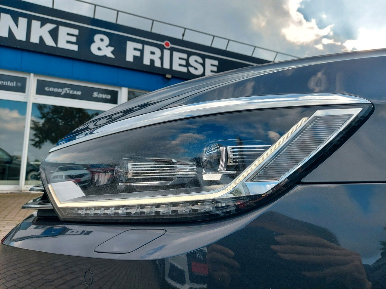 Volkswagen Passat Variant Highline 4Motion 4x4 Massage - Karavan: slika Volkswagen Passat Variant Highline 4Motion 4x4 Massage - Karavan Volkswagen Passat Variant Highline 4Motion 4x4 Massage - Karavan: slika Volkswagen Passat Variant Highline 4Motion 4x4 Massage - Karavan