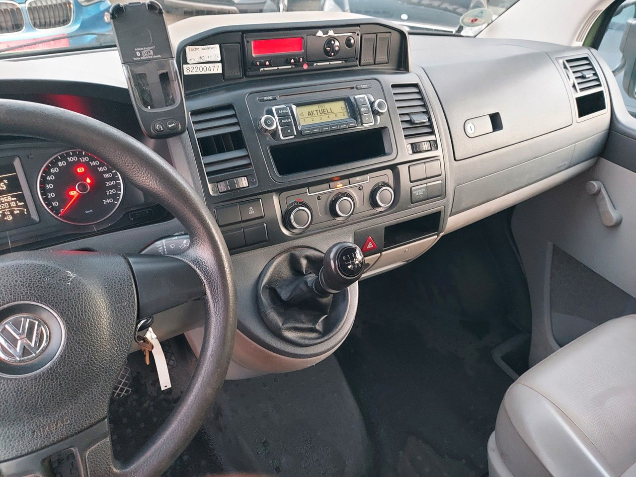 Dostavno vozilo s ravnom platformom, Dostavno vozilo s dvostrukom kabinom Volkswagen T5 Transporter Pritsche Doppelkabine: slika Dostavno vozilo s ravnom platformom, Dostavno vozilo s dvostrukom kabinom Volkswagen T5 Transporter Pritsche Doppelkabine Dostavno vozilo s ravnom platformom, Dostavno vozilo s dvostrukom kabinom Volkswagen T5 Transporter Pritsche Doppelkabine: slika Dostavno vozilo s ravnom platformom, Dostavno vozilo s dvostrukom kabinom Volkswagen T5 Transporter Pritsche Doppelkabine