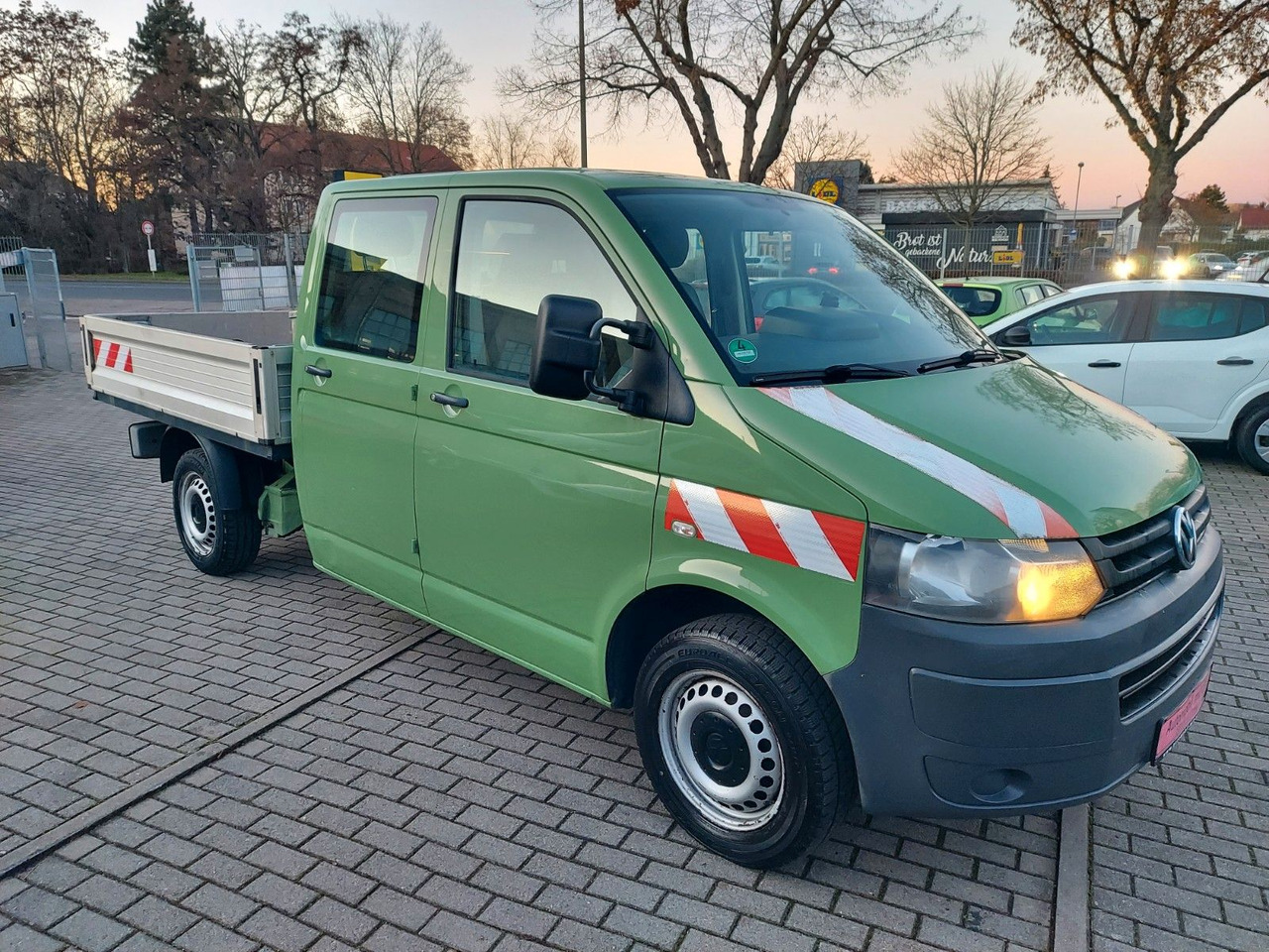 Volkswagen T5 Transporter Pritsche Doppelkabine - Dostavno vozilo s ravnom platformom, Dostavno vozilo s dvostrukom kabinom: slika Volkswagen T5 Transporter Pritsche Doppelkabine - Dostavno vozilo s ravnom platformom, Dostavno vozilo s dvostrukom kabinom Volkswagen T5 Transporter Pritsche Doppelkabine - Dostavno vozilo s ravnom platformom, Dostavno vozilo s dvostrukom kabinom: slika Volkswagen T5 Transporter Pritsche Doppelkabine - Dostavno vozilo s ravnom platformom, Dostavno vozilo s dvostrukom kabinom