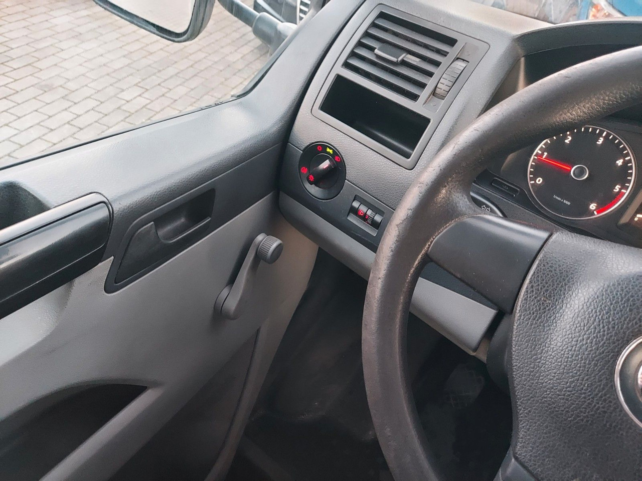 Dostavno vozilo s ravnom platformom, Dostavno vozilo s dvostrukom kabinom Volkswagen T5 Transporter Pritsche Doppelkabine: slika Dostavno vozilo s ravnom platformom, Dostavno vozilo s dvostrukom kabinom Volkswagen T5 Transporter Pritsche Doppelkabine Dostavno vozilo s ravnom platformom, Dostavno vozilo s dvostrukom kabinom Volkswagen T5 Transporter Pritsche Doppelkabine: slika Dostavno vozilo s ravnom platformom, Dostavno vozilo s dvostrukom kabinom Volkswagen T5 Transporter Pritsche Doppelkabine