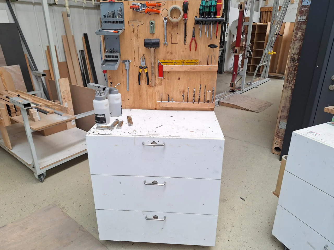 1 Stk. Arbeitsplatz - Oprema za radionice: slika 1 Stk. Arbeitsplatz - Oprema za radionice 1 Stk. Arbeitsplatz - Oprema za radionice: slika 1 Stk. Arbeitsplatz - Oprema za radionice