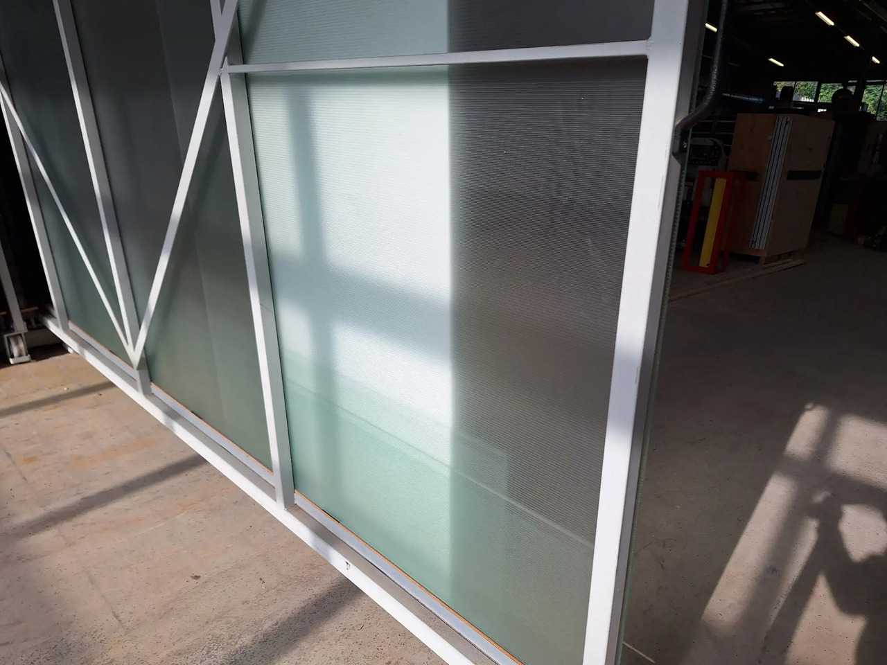 1 Stk. Glas - Alat/ Oprema: slika 1 Stk. Glas - Alat/ Oprema 1 Stk. Glas - Alat/ Oprema: slika 1 Stk. Glas - Alat/ Oprema