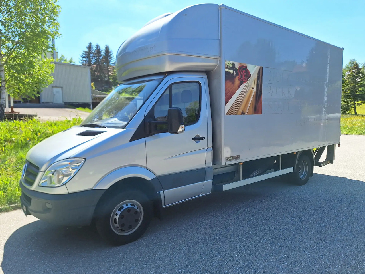 1 Stk. LKW (Mercedes) - Dostavno vozilo sa zatvorenim sandukom: slika 1 Stk. LKW (Mercedes) - Dostavno vozilo sa zatvorenim sandukom 1 Stk. LKW (Mercedes) - Dostavno vozilo sa zatvorenim sandukom: slika 1 Stk. LKW (Mercedes) - Dostavno vozilo sa zatvorenim sandukom