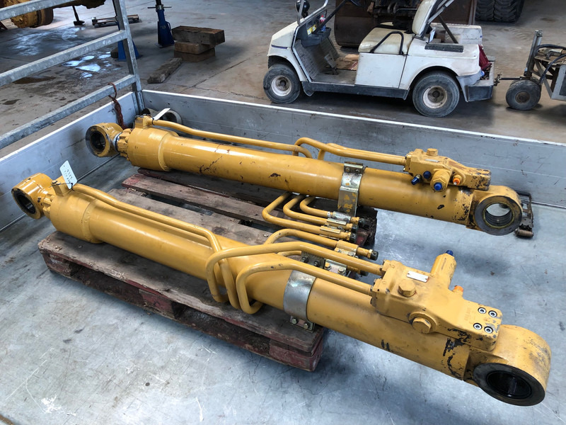 Caterpillar 322B Boomcylinder OEM 1184166 - Hidraulika: slika Caterpillar 322B Boomcylinder OEM 1184166 - Hidraulika Caterpillar 322B Boomcylinder OEM 1184166 - Hidraulika: slika Caterpillar 322B Boomcylinder OEM 1184166 - Hidraulika