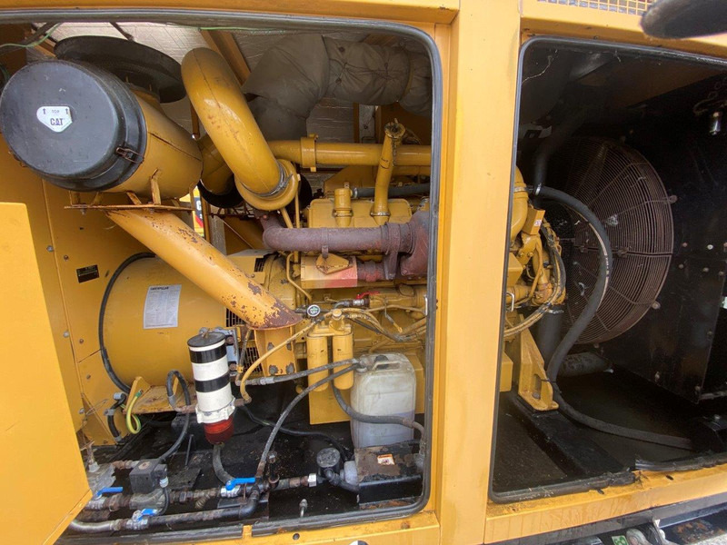 Caterpillar 3412C 900 KVA 900 F - Generatorski set: slika Caterpillar 3412C 900 KVA 900 F - Generatorski set Caterpillar 3412C 900 KVA 900 F - Generatorski set: slika Caterpillar 3412C 900 KVA 900 F - Generatorski set