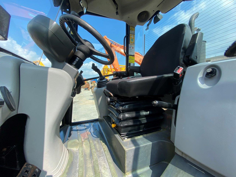 Caterpillar 908 H2 NVT - Utovarivač na kotačima: slika Caterpillar 908 H2 NVT - Utovarivač na kotačima Caterpillar 908 H2 NVT - Utovarivač na kotačima: slika Caterpillar 908 H2 NVT - Utovarivač na kotačima