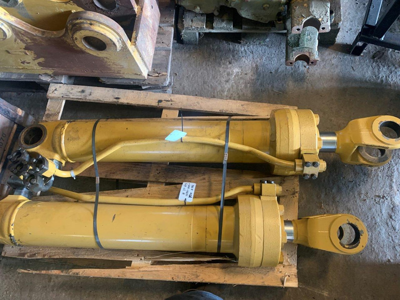 Caterpillar 950H Lifting cylinder OEM 2424272 - Hidraulika: slika Caterpillar 950H Lifting cylinder OEM 2424272 - Hidraulika Caterpillar 950H Lifting cylinder OEM 2424272 - Hidraulika: slika Caterpillar 950H Lifting cylinder OEM 2424272 - Hidraulika