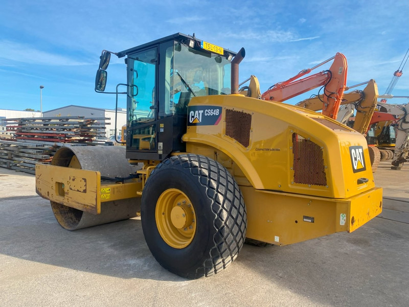 Caterpillar CS64B NVT - Valjak: slika Caterpillar CS64B NVT - Valjak Caterpillar CS64B NVT - Valjak: slika Caterpillar CS64B NVT - Valjak