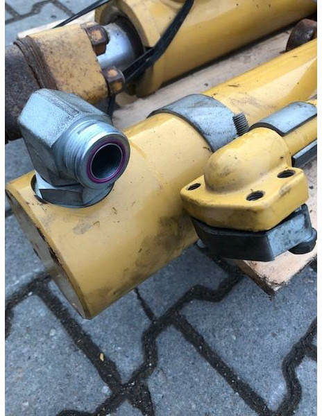 Caterpillar D6 R/T Lift Cilinder OEM 2274008/2274007 - Hidraulika: slika Caterpillar D6 R/T Lift Cilinder OEM 2274008/2274007 - Hidraulika Caterpillar D6 R/T Lift Cilinder OEM 2274008/2274007 - Hidraulika: slika Caterpillar D6 R/T Lift Cilinder OEM 2274008/2274007 - Hidraulika