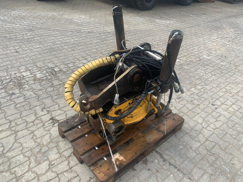 Engcon Engcon 20205 Rototilt NTP10 - Brza spojka: slika Engcon Engcon 20205 Rototilt NTP10 - Brza spojka Engcon Engcon 20205 Rototilt NTP10 - Brza spojka: slika Engcon Engcon 20205 Rototilt NTP10 - Brza spojka