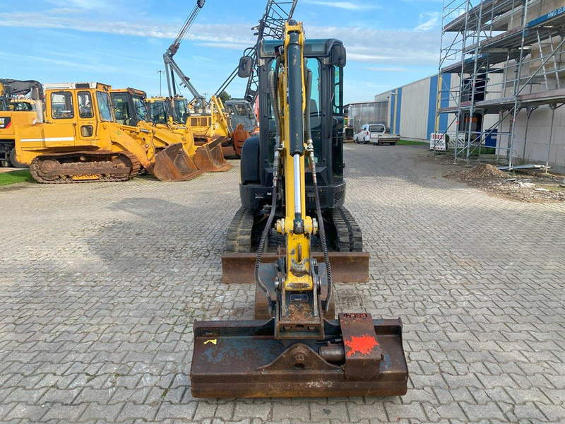 Yanmar VIO25-4 NVT - Mini bager: slika Yanmar VIO25-4 NVT - Mini bager Yanmar VIO25-4 NVT - Mini bager: slika Yanmar VIO25-4 NVT - Mini bager
