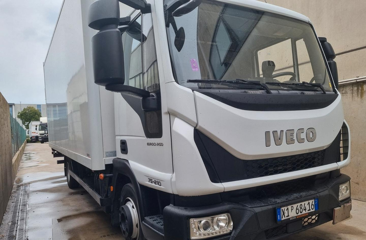 Iveco 75e21 p furgone e sponda euro 6 - Kamion sandučar: slika Iveco 75e21 p furgone e sponda euro 6 - Kamion sandučar Iveco 75e21 p furgone e sponda euro 6 - Kamion sandučar: slika Iveco 75e21 p furgone e sponda euro 6 - Kamion sandučar