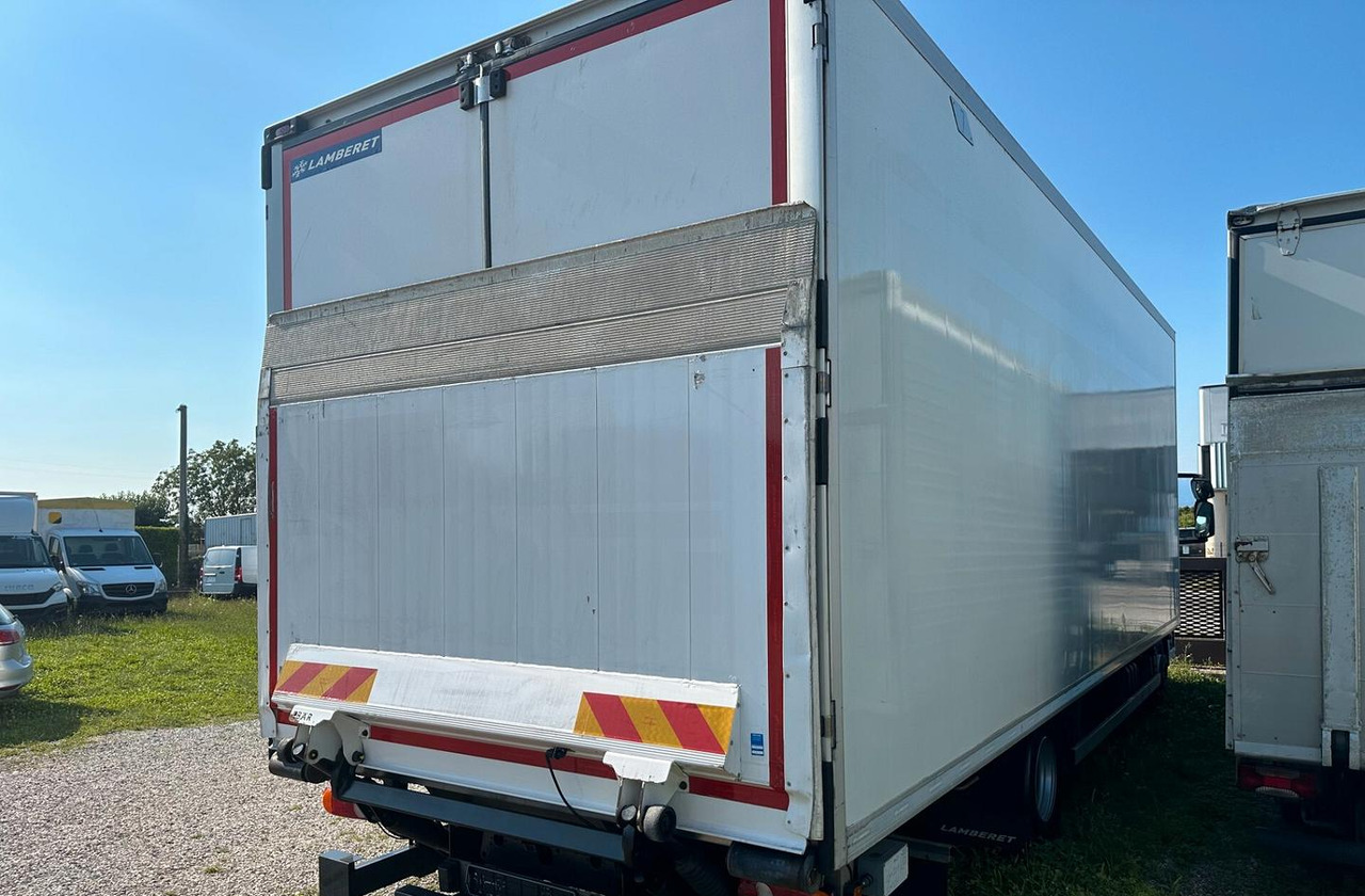 Iveco - Kamion hladnjača: slika Iveco - Kamion hladnjača Iveco - Kamion hladnjača: slika Iveco - Kamion hladnjača