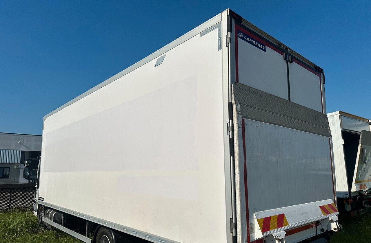 Iveco - Kamion hladnjača: slika Iveco - Kamion hladnjača Iveco - Kamion hladnjača: slika Iveco - Kamion hladnjača