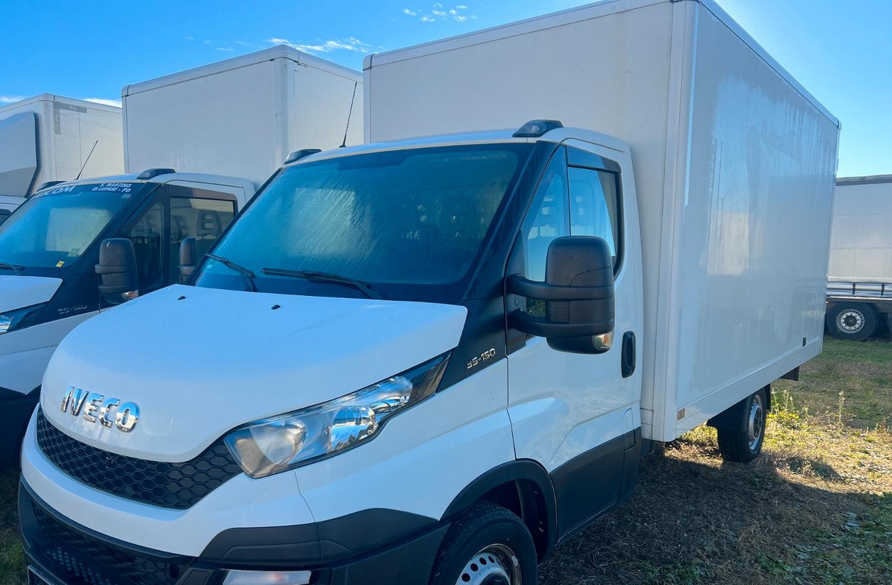 Iveco daily 35s15 furgone euro 6 - Dostavno vozilo sa zatvorenim sandukom: slika Iveco daily 35s15 furgone euro 6 - Dostavno vozilo sa zatvorenim sandukom Iveco daily 35s15 furgone euro 6 - Dostavno vozilo sa zatvorenim sandukom: slika Iveco daily 35s15 furgone euro 6 - Dostavno vozilo sa zatvorenim sandukom