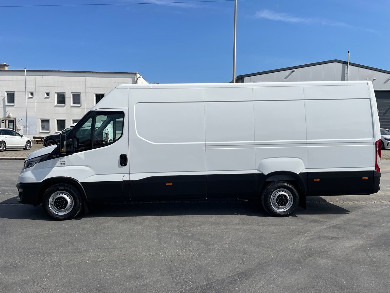 Iveco Daily 35S16 L4H2 Kastenwagen/GARANTIE/4680mm/AC - Furgon: slika Iveco Daily 35S16 L4H2 Kastenwagen/GARANTIE/4680mm/AC - Furgon Iveco Daily 35S16 L4H2 Kastenwagen/GARANTIE/4680mm/AC - Furgon: slika Iveco Daily 35S16 L4H2 Kastenwagen/GARANTIE/4680mm/AC - Furgon
