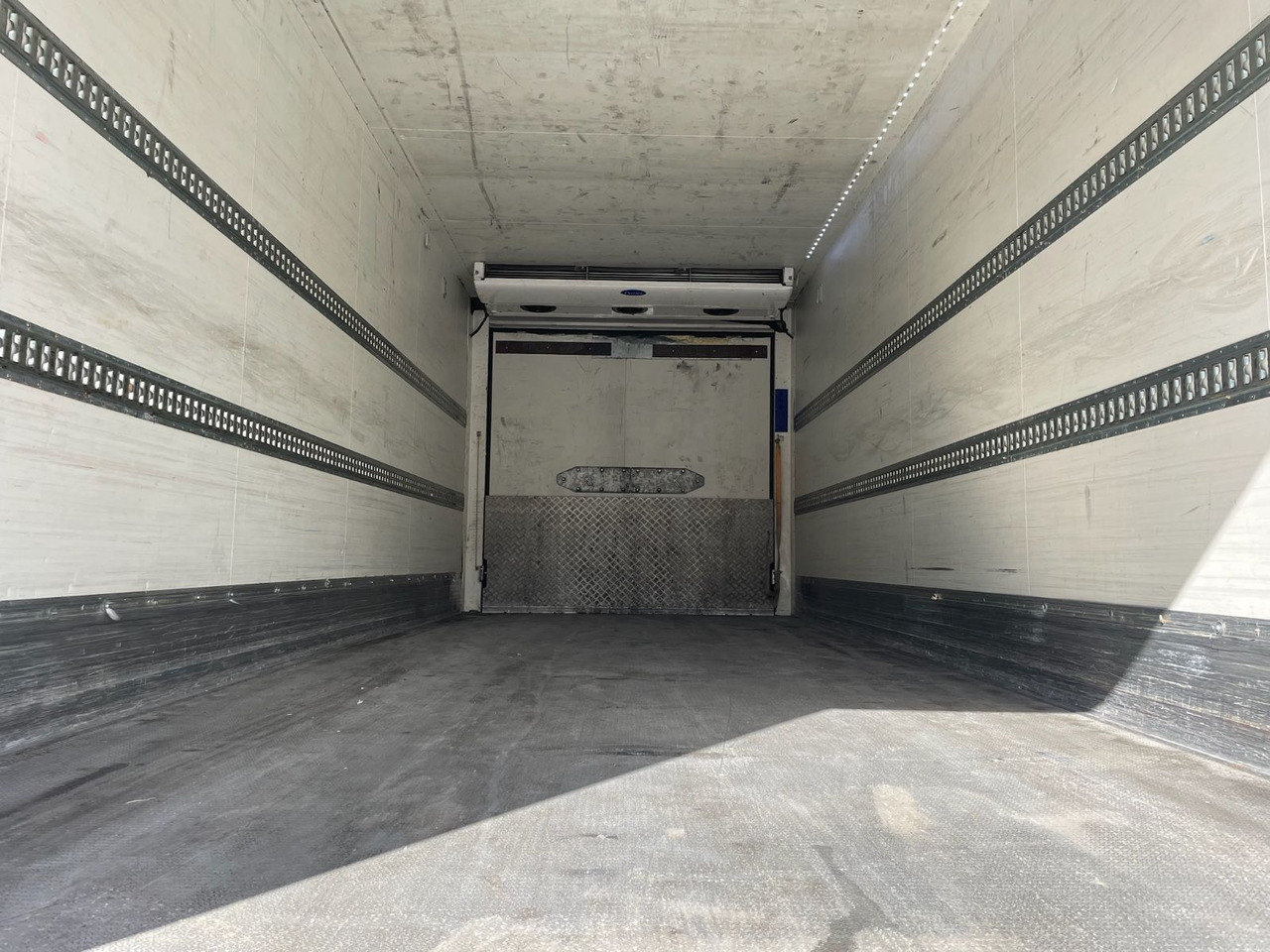 KERSCHER ZAA18 Kühlkoffer/CARRIER/SUPRA900U/LBW - Prikolica hladnjača: slika KERSCHER ZAA18 Kühlkoffer/CARRIER/SUPRA900U/LBW - Prikolica hladnjača KERSCHER ZAA18 Kühlkoffer/CARRIER/SUPRA900U/LBW - Prikolica hladnjača: slika KERSCHER ZAA18 Kühlkoffer/CARRIER/SUPRA900U/LBW - Prikolica hladnjača