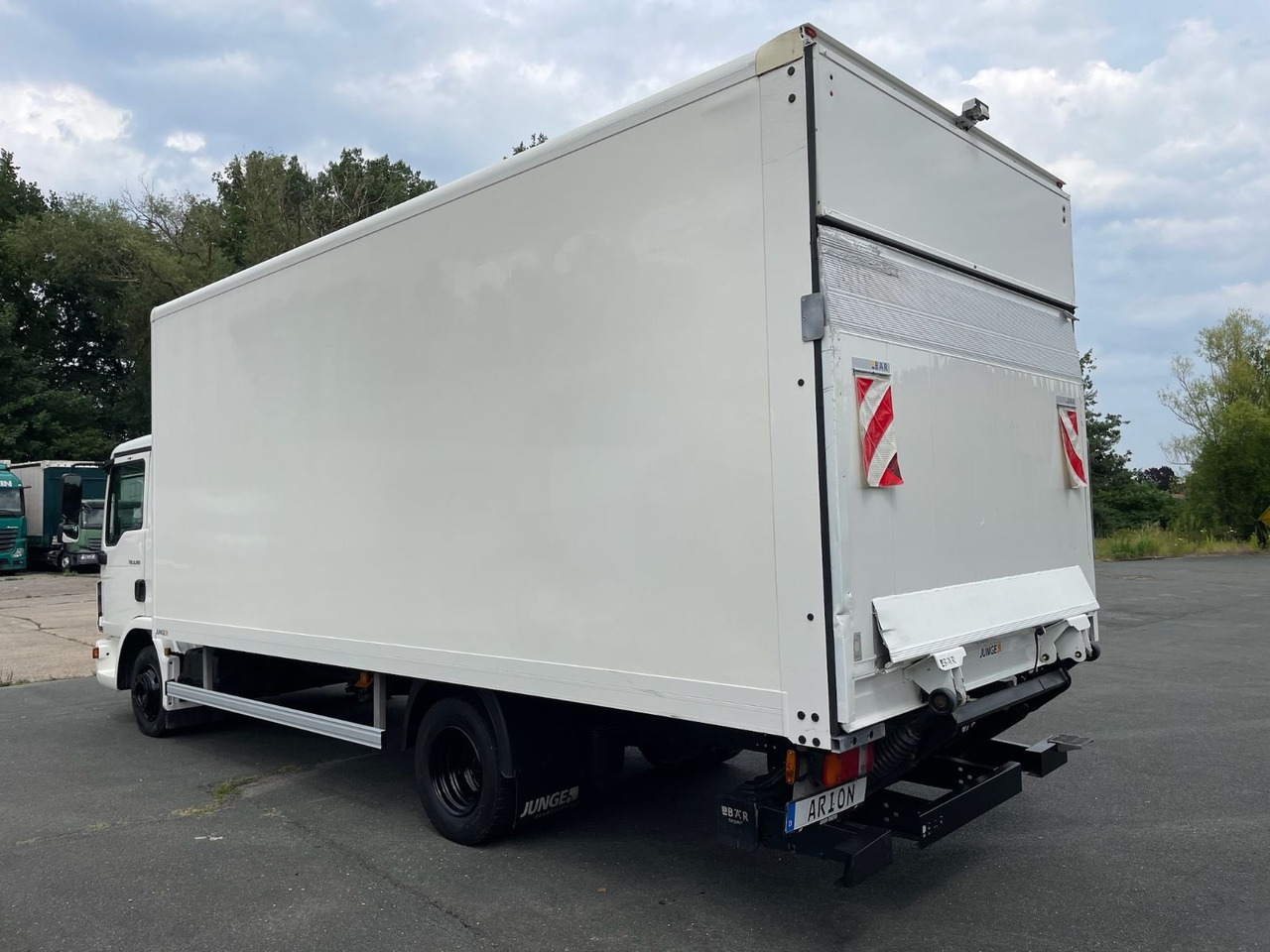 MAN TGL 8.190 4x2 BL Koffer/LBW/BÄR/AC/Kamera/EU6d - Dostavno vozilo sa zatvorenim sandukom: slika MAN TGL 8.190 4x2 BL Koffer/LBW/BÄR/AC/Kamera/EU6d - Dostavno vozilo sa zatvorenim sandukom MAN TGL 8.190 4x2 BL Koffer/LBW/BÄR/AC/Kamera/EU6d - Dostavno vozilo sa zatvorenim sandukom: slika MAN TGL 8.190 4x2 BL Koffer/LBW/BÄR/AC/Kamera/EU6d - Dostavno vozilo sa zatvorenim sandukom