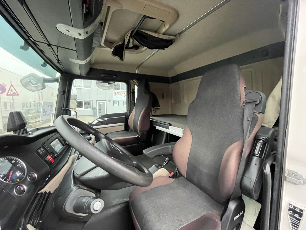 Dostavno vozilo sa zatvorenim sandukom MAN TGL 8.190 4x2 BL Koffer/LBW/PALFINGER/AC/EU6d: slika Dostavno vozilo sa zatvorenim sandukom MAN TGL 8.190 4x2 BL Koffer/LBW/PALFINGER/AC/EU6d Dostavno vozilo sa zatvorenim sandukom MAN TGL 8.190 4x2 BL Koffer/LBW/PALFINGER/AC/EU6d: slika Dostavno vozilo sa zatvorenim sandukom MAN TGL 8.190 4x2 BL Koffer/LBW/PALFINGER/AC/EU6d