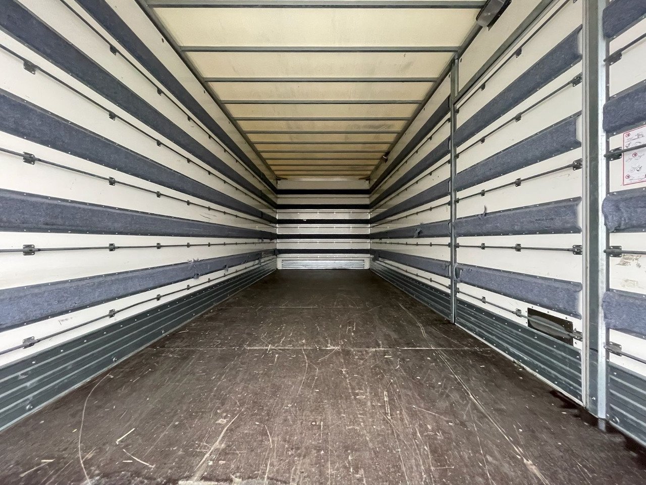 Dostavno vozilo sa zatvorenim sandukom MAN TGL 8.190 4x2 BL Koffer/LBW/PALFINGER/AC/EU6d: slika Dostavno vozilo sa zatvorenim sandukom MAN TGL 8.190 4x2 BL Koffer/LBW/PALFINGER/AC/EU6d Dostavno vozilo sa zatvorenim sandukom MAN TGL 8.190 4x2 BL Koffer/LBW/PALFINGER/AC/EU6d: slika Dostavno vozilo sa zatvorenim sandukom MAN TGL 8.190 4x2 BL Koffer/LBW/PALFINGER/AC/EU6d