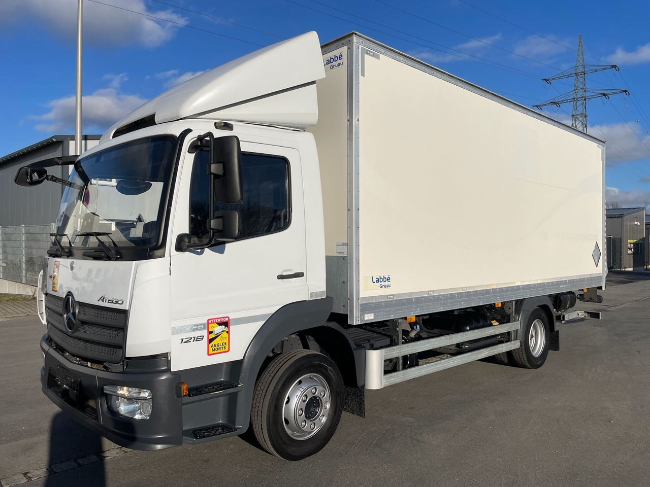 Mercedes-Benz Atego 1218 4x2 Koffer/FULL-ADR/EXIII/LBW/AC/EU6d - Kamion sandučar: slika Mercedes-Benz Atego 1218 4x2 Koffer/FULL-ADR/EXIII/LBW/AC/EU6d - Kamion sandučar Mercedes-Benz Atego 1218 4x2 Koffer/FULL-ADR/EXIII/LBW/AC/EU6d - Kamion sandučar: slika Mercedes-Benz Atego 1218 4x2 Koffer/FULL-ADR/EXIII/LBW/AC/EU6d - Kamion sandučar