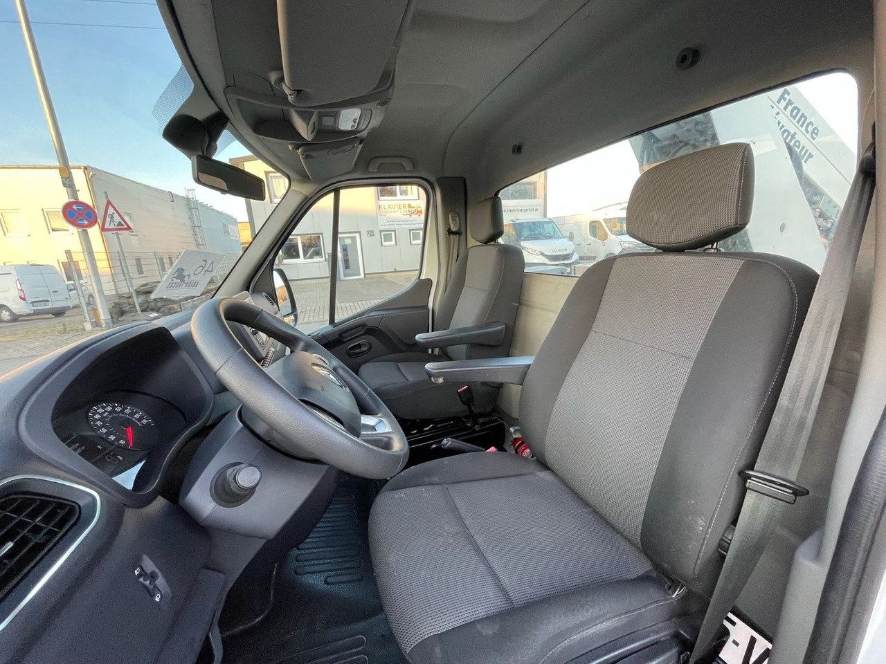 Podizna platforma montirana na kamion Renault Master VB Hubsteiger/FRANCE-ELEVATEUR/12m/288h: slika Podizna platforma montirana na kamion Renault Master VB Hubsteiger/FRANCE-ELEVATEUR/12m/288h Podizna platforma montirana na kamion Renault Master VB Hubsteiger/FRANCE-ELEVATEUR/12m/288h: slika Podizna platforma montirana na kamion Renault Master VB Hubsteiger/FRANCE-ELEVATEUR/12m/288h