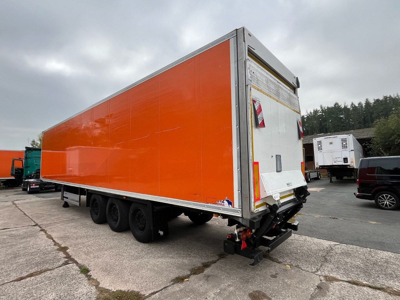 Schmitz Cargobull SCB*S3B/CARRIER/Vector1550/LBW/BÄR/2347h/13,4m - Poluprikolica sa zatvorenim sandukom: slika Schmitz Cargobull SCB*S3B/CARRIER/Vector1550/LBW/BÄR/2347h/13,4m - Poluprikolica sa zatvorenim sandukom Schmitz Cargobull SCB*S3B/CARRIER/Vector1550/LBW/BÄR/2347h/13,4m - Poluprikolica sa zatvorenim sandukom: slika Schmitz Cargobull SCB*S3B/CARRIER/Vector1550/LBW/BÄR/2347h/13,4m - Poluprikolica sa zatvorenim sandukom