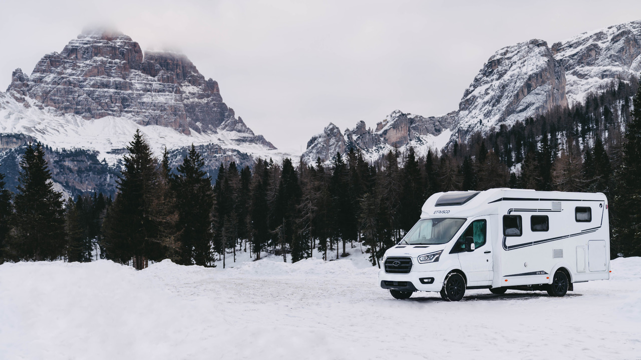 Etrusco T 7.3 QCF - Poluintegrirani kamper: slika Etrusco T 7.3 QCF - Poluintegrirani kamper Etrusco T 7.3 QCF - Poluintegrirani kamper: slika Etrusco T 7.3 QCF - Poluintegrirani kamper