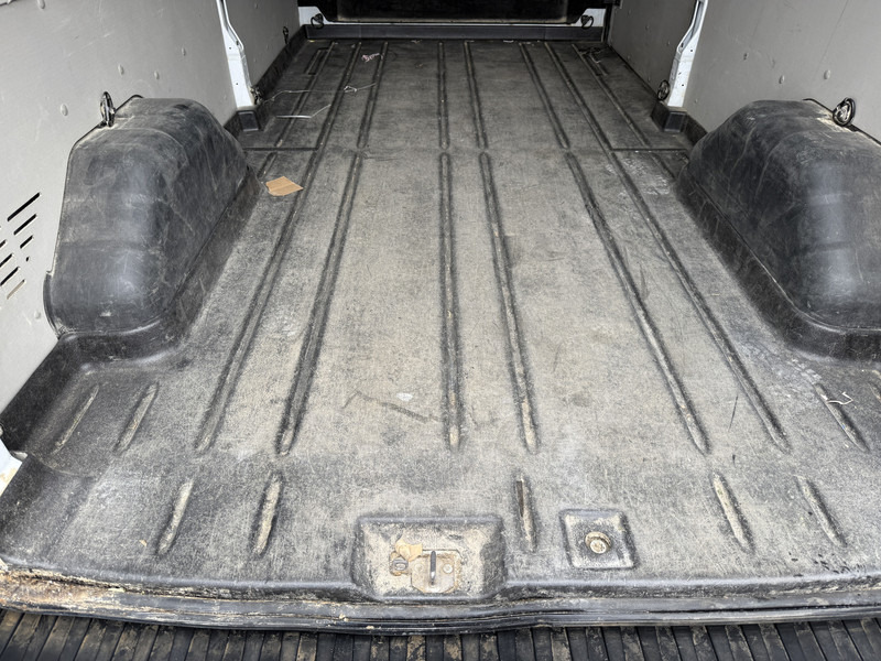 Furgon Ford Transit 350 2.0 TDCI 170PK L3H3 170PK Airco Cruise Control Parkeersensoren voor achter: slika Furgon Ford Transit 350 2.0 TDCI 170PK L3H3 170PK Airco Cruise Control Parkeersensoren voor achter Furgon Ford Transit 350 2.0 TDCI 170PK L3H3 170PK Airco Cruise Control Parkeersensoren voor achter: slika Furgon Ford Transit 350 2.0 TDCI 170PK L3H3 170PK Airco Cruise Control Parkeersensoren voor achter