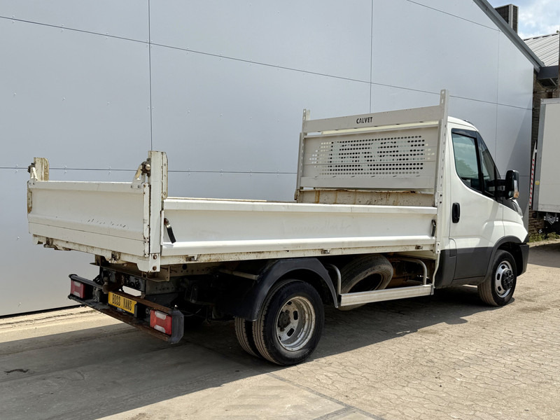 Iveco Daily 35C12 2.3 Kipper Dubbellucht Trekhaak Airco Cruise Control Lucht Geveerde Stoel - Mali kamion kiper: slika Iveco Daily 35C12 2.3 Kipper Dubbellucht Trekhaak Airco Cruise Control Lucht Geveerde Stoel - Mali kamion kiper Iveco Daily 35C12 2.3 Kipper Dubbellucht Trekhaak Airco Cruise Control Lucht Geveerde Stoel - Mali kamion kiper: slika Iveco Daily 35C12 2.3 Kipper Dubbellucht Trekhaak Airco Cruise Control Lucht Geveerde Stoel - Mali kamion kiper