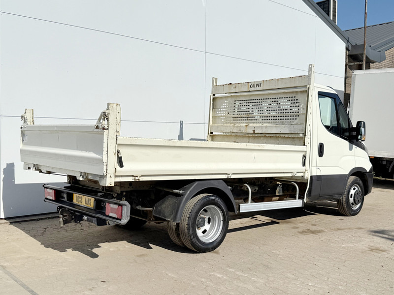 Iveco Daily 35C12 2.3 Kipper Dubbellucht Trekhaak Airco Cruise Control Lucht Geveerde Stoel - Mali kamion kiper: slika Iveco Daily 35C12 2.3 Kipper Dubbellucht Trekhaak Airco Cruise Control Lucht Geveerde Stoel - Mali kamion kiper Iveco Daily 35C12 2.3 Kipper Dubbellucht Trekhaak Airco Cruise Control Lucht Geveerde Stoel - Mali kamion kiper: slika Iveco Daily 35C12 2.3 Kipper Dubbellucht Trekhaak Airco Cruise Control Lucht Geveerde Stoel - Mali kamion kiper